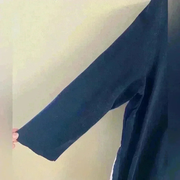 Cos navy sweater with three-quarter sleeves. Perfect for layering Medium - Picture 2 of 4